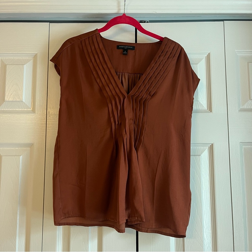 Banana Republic Brown Pleated V-Neck Blouse